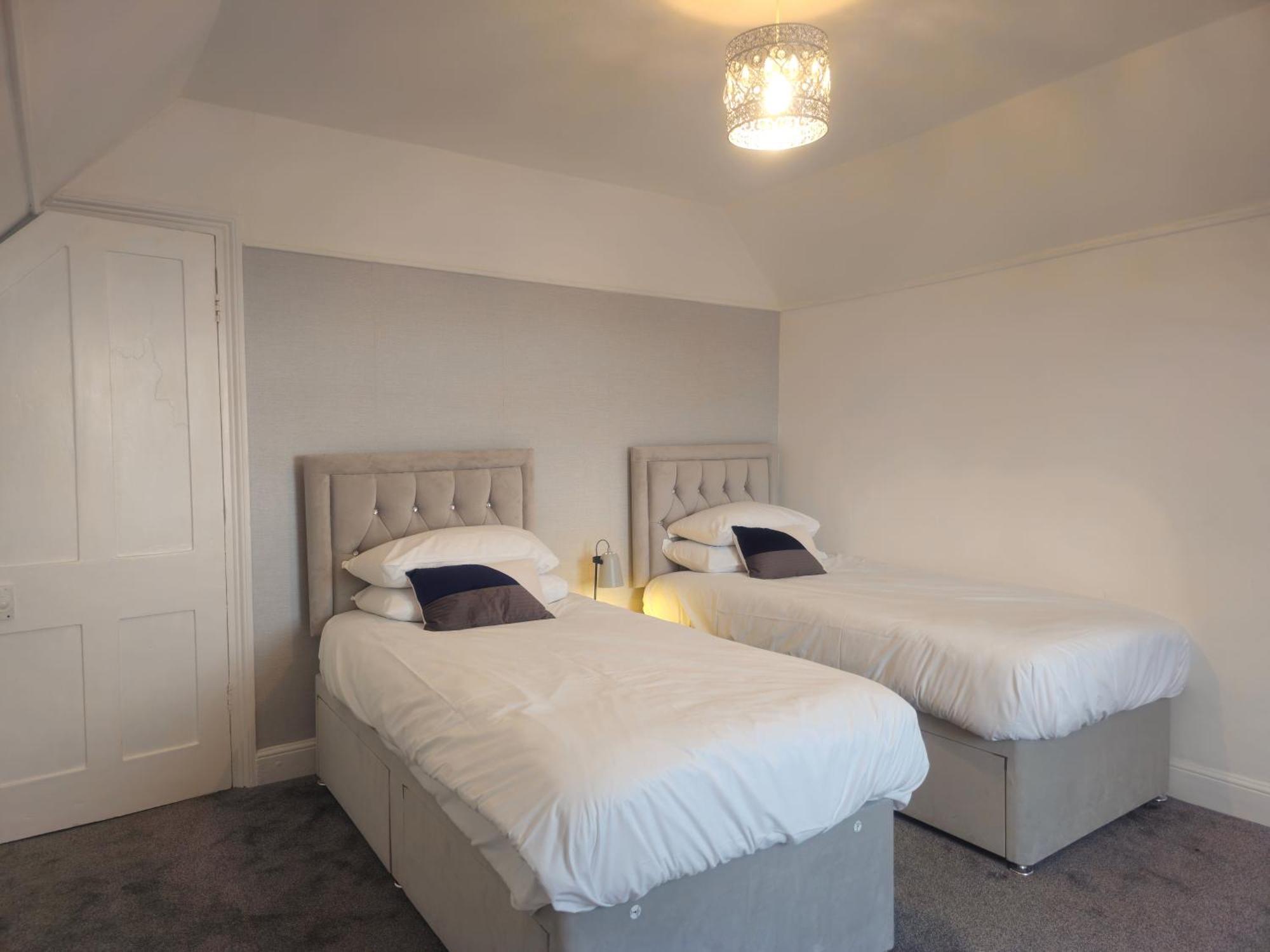 Exquisite 9 bed Villa hot tub, gym, cinema&more Barnstaple Esterno foto