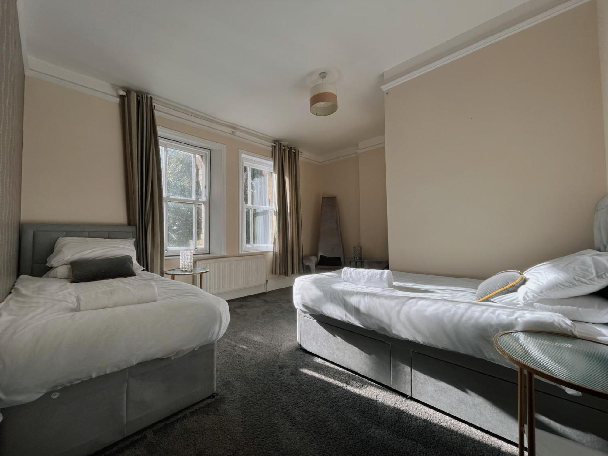 Exquisite 9 bed Villa hot tub, gym, cinema&more Barnstaple Esterno foto